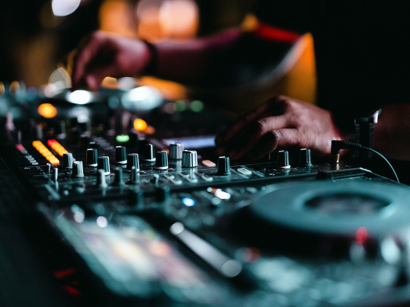 New Zealandの「理想の職業」でDJが1位に選出、世界全体でも10位にランクイン